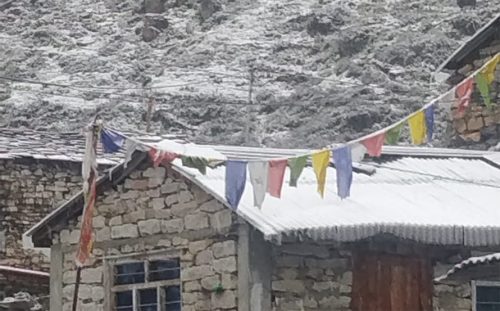 उत्तरी गोरखामा असोजमै हिमपात