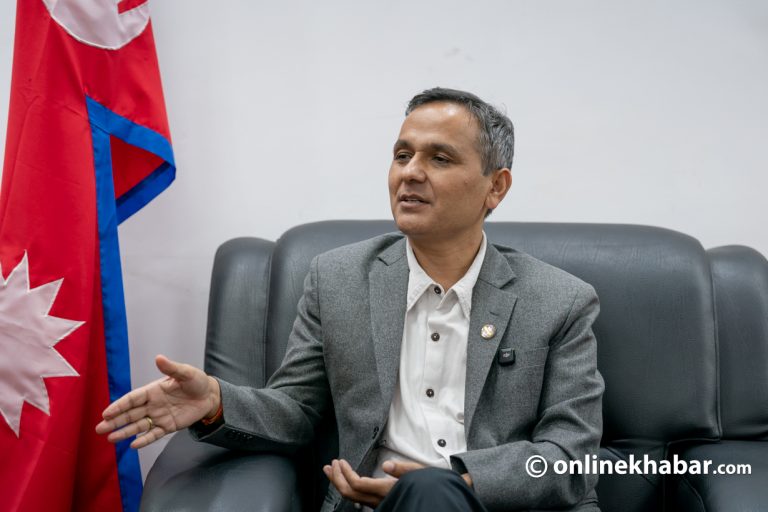 विष पिएर हिंसा रोकेँ : गृहमन्त्री अर्याल