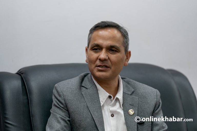ओलीले जाँचबुझको आयोगको अस्तित्व स्वीकार नगरे कानुनले ठाउँमा ल्याउँछ : गृहमन्त्री