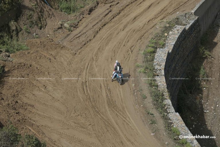 अरनिको राजमार्ग विस्तार : सामग्रीको मूल्यवृद्धिले निर्माण सुस्त