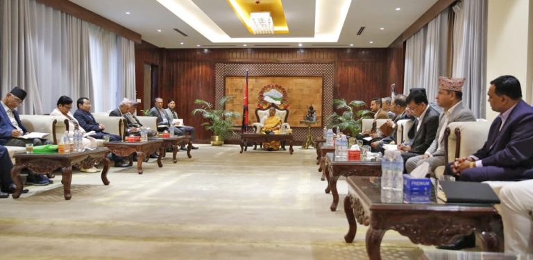 सर्वदलीय बैठकमा प्रधानमन्त्रीसँगै ५ मन्त्री पनि सहभागी