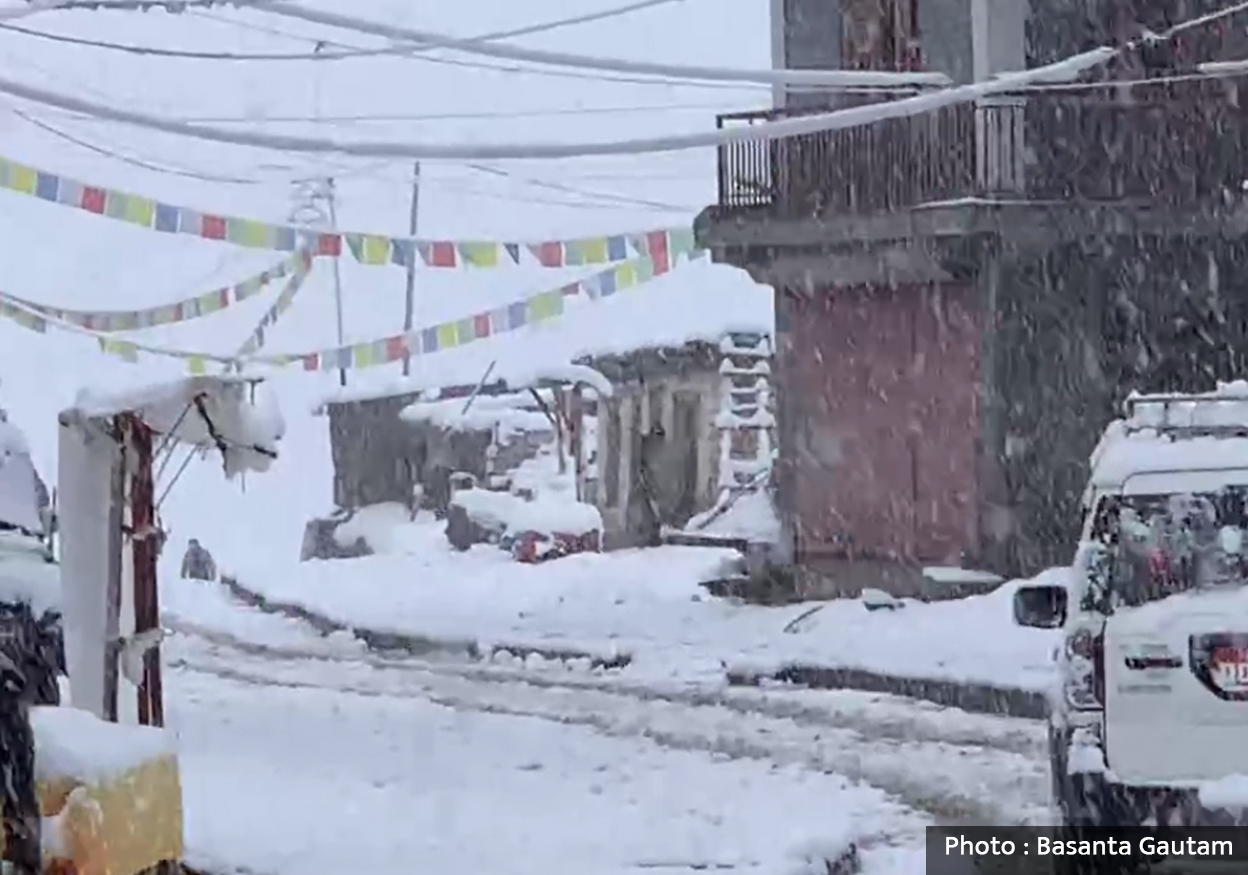 मुक्तिनाथ क्षेत्रमा हिमपात, यात्रामा नजान प्रशासनको आग्रह