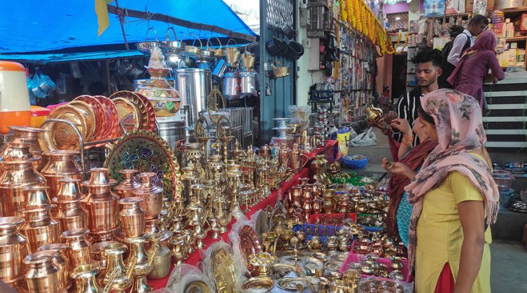 तिहार सुरु, नयाँ भाँडा किनेर मनाइयो धनतेरस