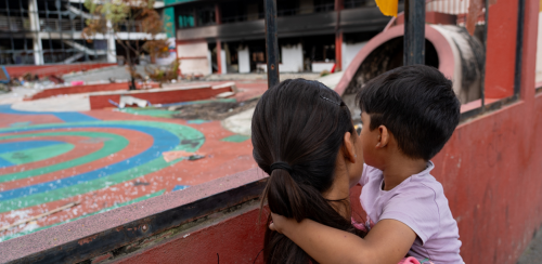 जलेका विद्यालयका विद्यार्थी भन्छन्- बाबा स्कुल हेर्न जाउँ न