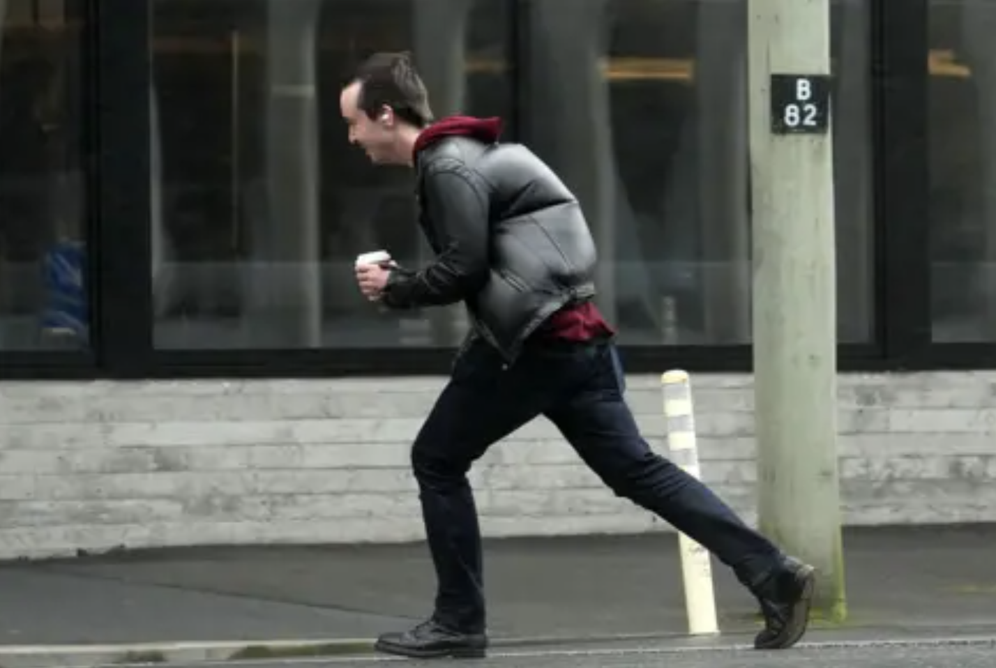 तीव्र हावाहुरीले न्यूजील्यान्डमा जनजीवन अस्तव्यस्त, सयौँ उडान रद्द