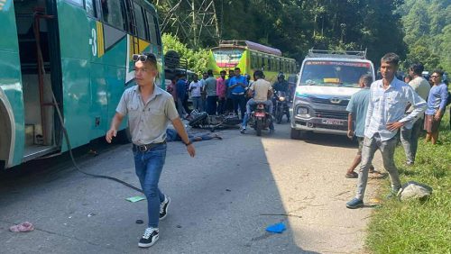 बाराकाे चुरियामाईमा बसको ठक्करबाट २ माेटरसाइकलका २ जनाकाे मृत्यु