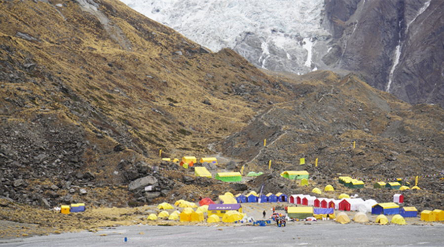 अन्नपूर्ण आधारशिविरमा क्षमताभन्दा बढी पर्यटक   
