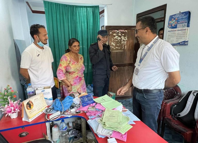 मेलम्चीमा निजी स्वास्थ्य संस्था र डेन्टलमा संयुक्त अनुगमन, पाँचमध्ये दुई बन्द
