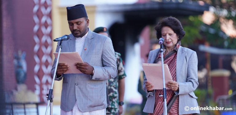 नवनियुक्त दुई मन्त्रीले लिए शपथ