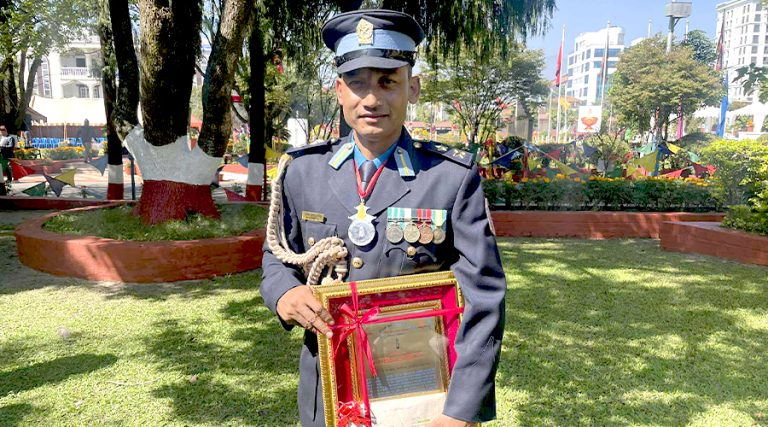 डीएसपी भट्टलाई पूर्ण शान्ति पुरस्कार