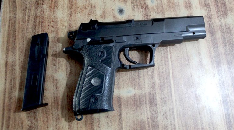 नक्कली पेस्तोल देखाएर लुटपाट गर्ने एक जना पक्राउ