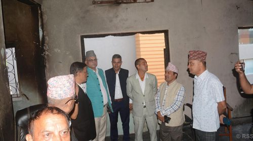 गण्डकीका मुख्यमन्त्रीद्वारा तनहुँका क्षतिग्रस्त सरकारी कार्यालयको निरीक्षण