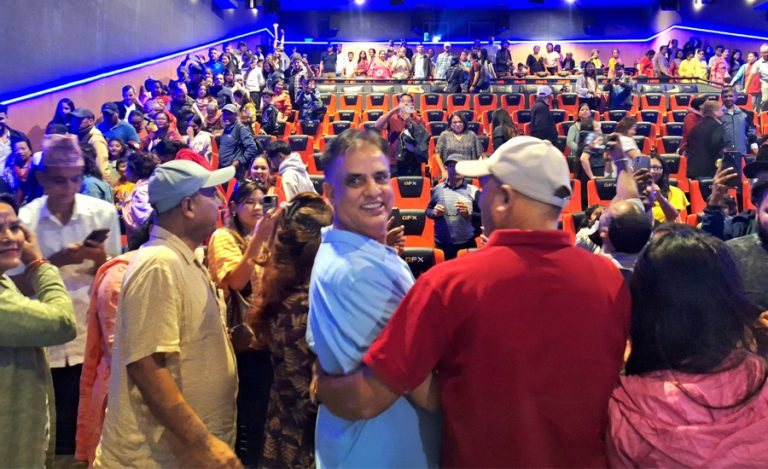 ‘हरिबहादुरको जुत्ता’को शोज बढेपछि हरिवंश : दर्शकले सबै कुराको जवाफ दिनुभयो