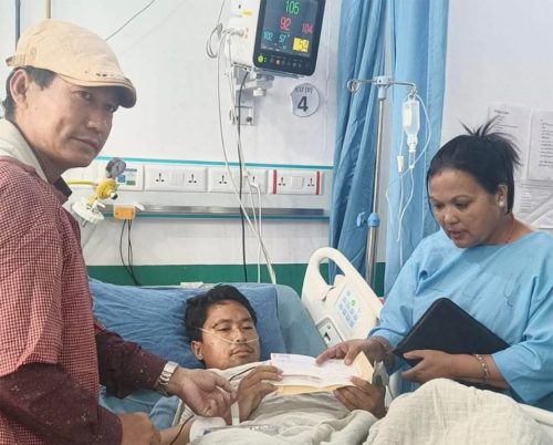 हुम्ला दुर्घटनामा मृतकका परिवार र घाइतेलाई निजामती कर्मचारी संगठनको सहयोग