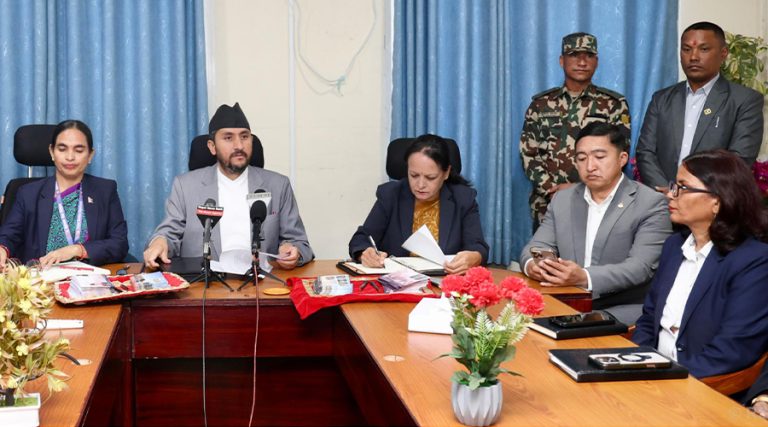 हुलाकको सार्थकता घटेको छैन : सञ्चारमन्त्री खरेल