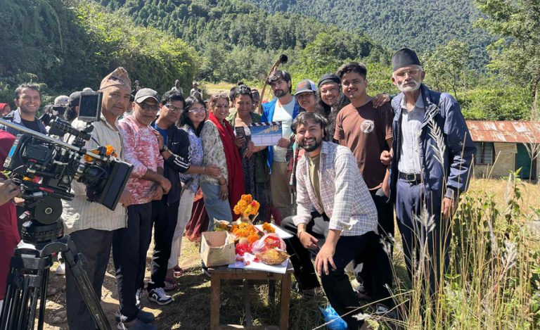 ‘कमेडी दरबार’ले थाल्यो पर्वतबाट फिल्म ’ककाकिकी’ छायांकन