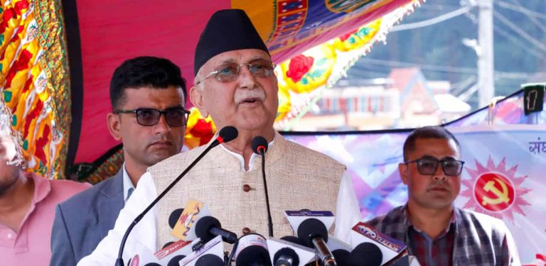 ओलीको चेतावनी- सुशीला कार्कीसँग डराएर भाग्दिनँ,  गृहमन्त्री बाबु ! धेरै नउत्ताउलिनू