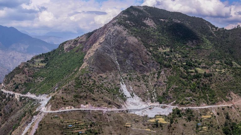 मध्यपहाडी लोकमार्गको रुकुमपूर्व खण्ड १९ दिन बन्द हुने