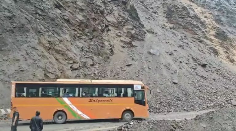 मुग्लिन–नारायणगढ सडकखण्ड एकतर्फी सञ्चालनमा