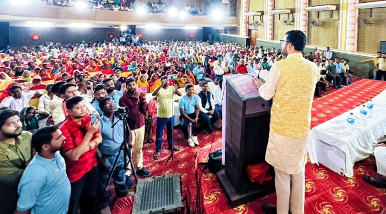 तोकिएकै समयमा निर्वाचन नभए देश दुर्घटनामा जान्छ : यादव