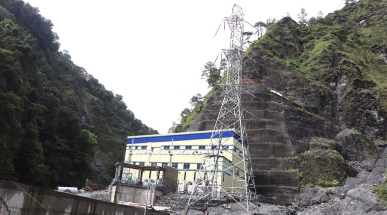 बाढी पहिरोले १०५ मेगावाटका १३ आयोजनाको उत्पादन बन्द