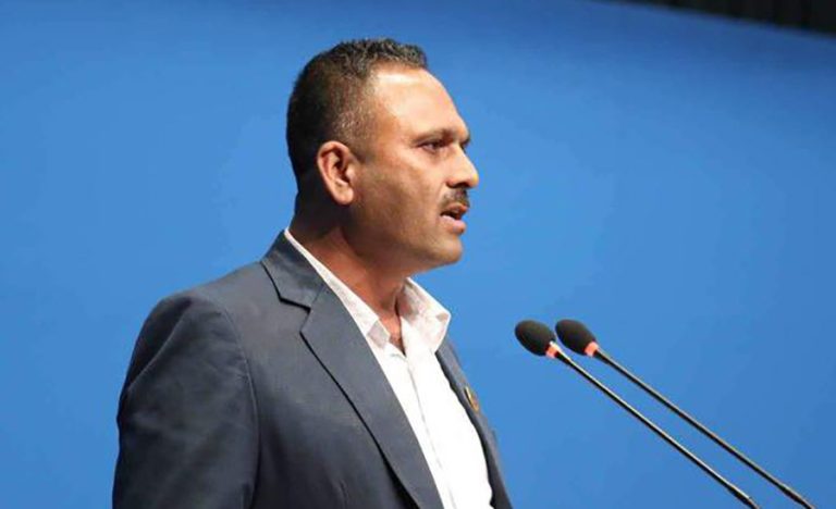 विप्लवलाई दाहालको प्रश्न- छलफलमा आएको नाम लिएर आयोगमा निवेदन किन दिएको ?