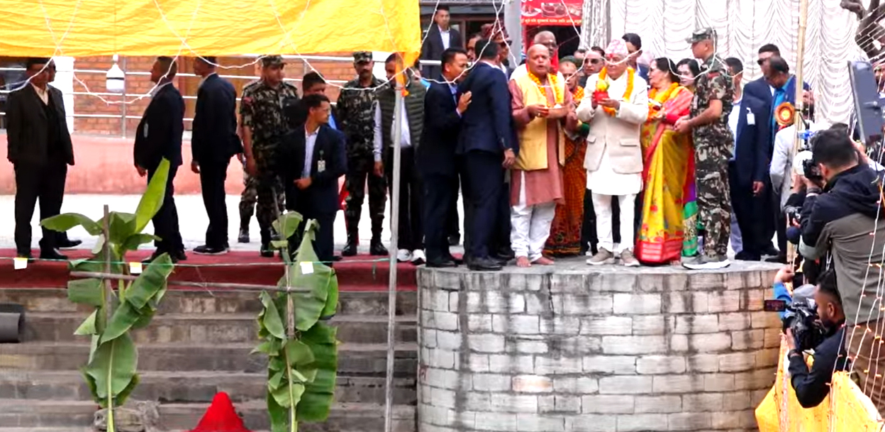 गुहेश्वरी पुगेर छठ पूजामा सहभागी भए राष्ट्रपति पौडेल