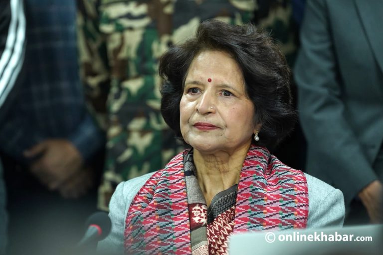 कर्मचारीलाई नवनियुक्त स्वास्थ्यमन्त्री शर्माले भनिन्- कहीँ कतैबाट भ्रष्टाचार भएको सुन्न नपरोस्