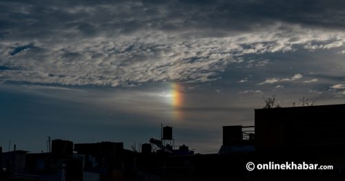 आकाशमा देखियो ‘सनडग’: इन्द्रेणीजस्तै रंगीन तर वर्षाबिना