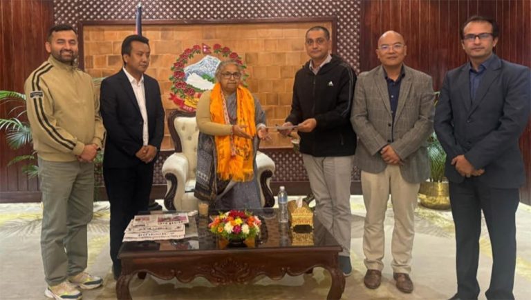 जेनजी आन्दोलनको मर्मअनुसार काम हुनुपर्ने माग गरी १००० चिकित्सकको हस्ताक्षर प्रधानमन्त्रीलाई