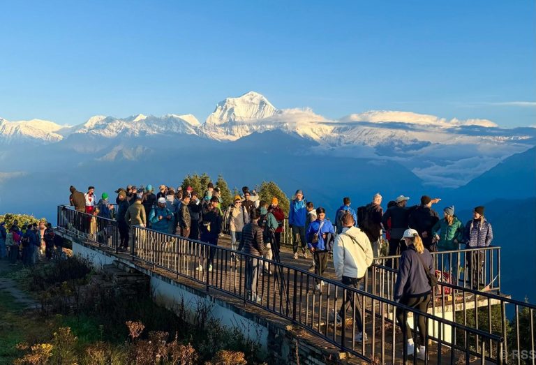 पर्यटकले नेपालमा गर्ने खर्चको दाँजोमा विदेश घुम्ने नेपालीको खर्च धेरै
