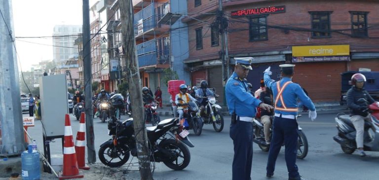 उपत्यकामा सक्रिय ट्राफिक प्रहरी, करिब २०० जना कारबाहीमा