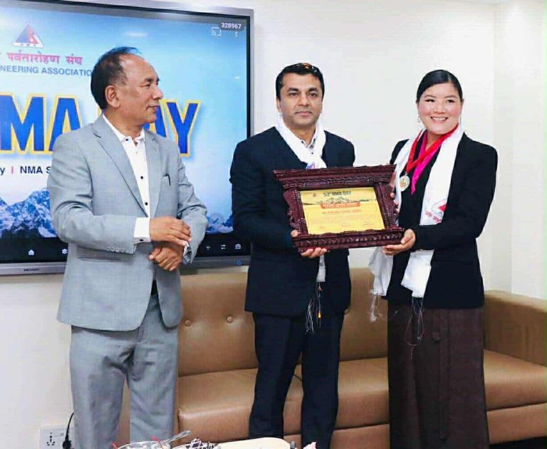 स्थापना दिवसमा आरोहीलाई पर्वतारोहण संघको सम्मान