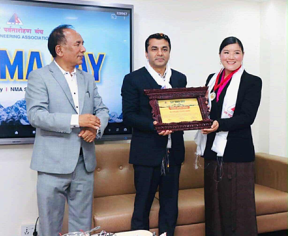 स्थापना दिवसमा आरोहीलाई पर्वतारोहण संघको सम्मान