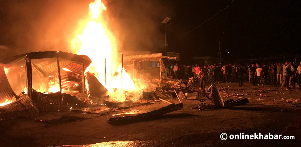 अछामको साँफेबगरमा भीषण आगलागी, डेढ घण्टापछि नियन्त्रणमा