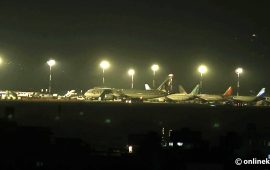 रन-वेमा ‘लाइटिङ’ समस्या : भद्रगोल बन्यो विमानस्थल, जहाजको लाइन (तस्वीरहरू)