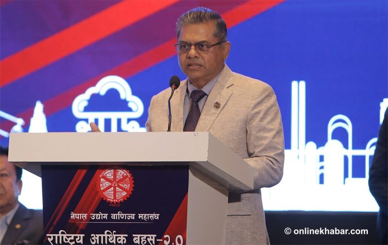 व्यवसायमा देखिएका कानुनी अवरोधहरू हटाउँछौं : मन्त्री सिन्हा