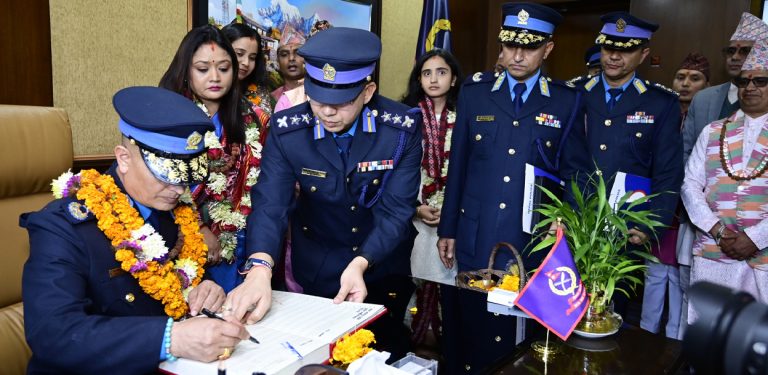 आईजीपी कार्कीको पहिलो निर्णय : वरिष्ठ सईसम्मलाई २ लाखको आकस्मिक कर्जा