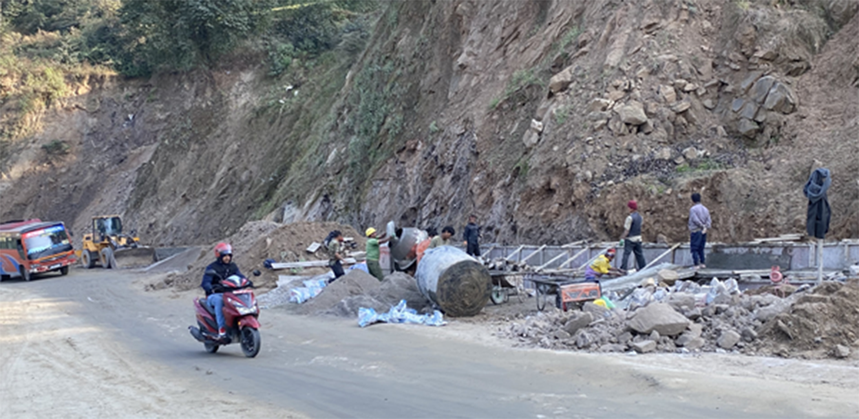 धुलिखेल–खावा सडक विस्तार सुरु   