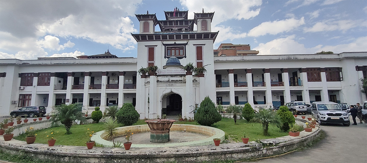 प्रतिनिधि सभा सदस्यको उम्मेदवारले सम्पति र वैयक्तिक विवरण पेस गर्नुपर्ने