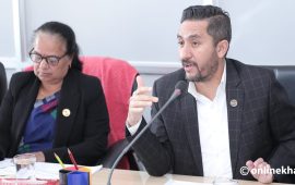 समयमा चुनाव हुन नसके धेरै जोखिम छन् : सञ्चारमन्त्री खरेल