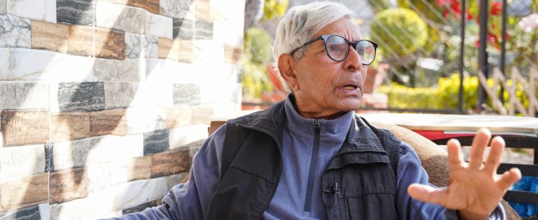 एक झापट तोरीका फूल