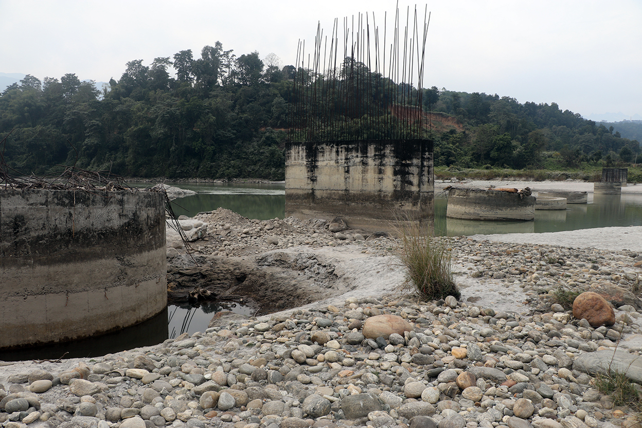 भोजपुर र संखुवासभालाई जोड्ने लम्सुवाघाट पक्की पुल निर्माण १५ वर्षसम्म अलपत्र