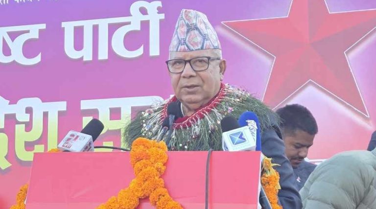 ठण्डा दिमागले सोचौं, देश बनाउने हामी नै हो : माधव नेपाल