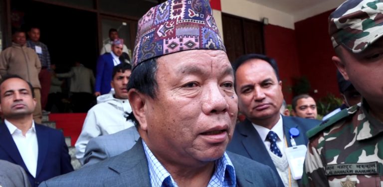 न्वारनदेखिको बल लगाएर प्रधानमन्त्री कुलपति हुने व्यवस्था हटाउने कुरा भएको छ : शिक्षामन्त्री पुन