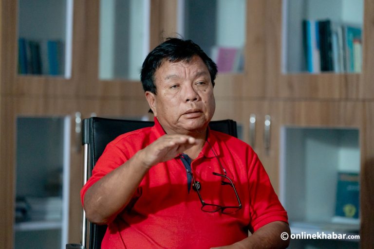 विद्यालय व्यवस्थापन समिति गठन नगरे अनुदान रोक्ने शिक्षामन्त्री पुनको चेतावनी