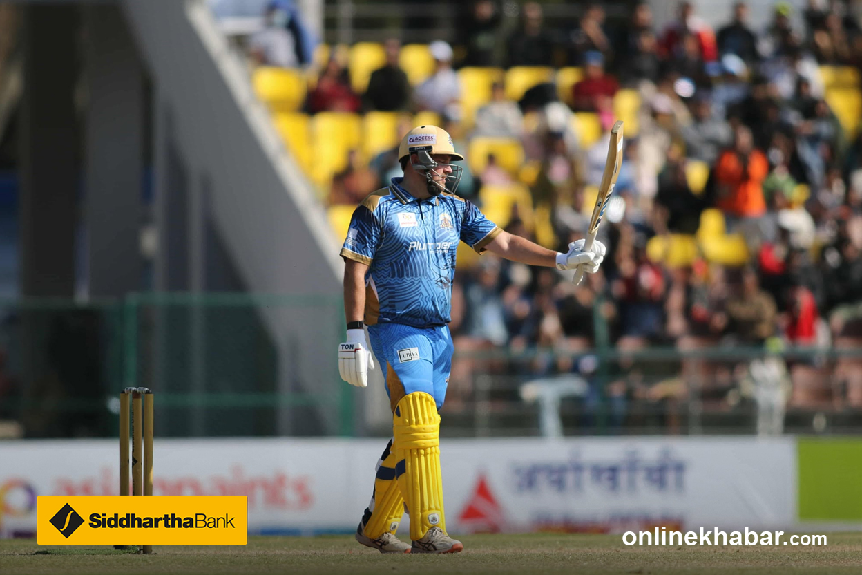 कर्णाली याक्सका मार्क वाटको शतक