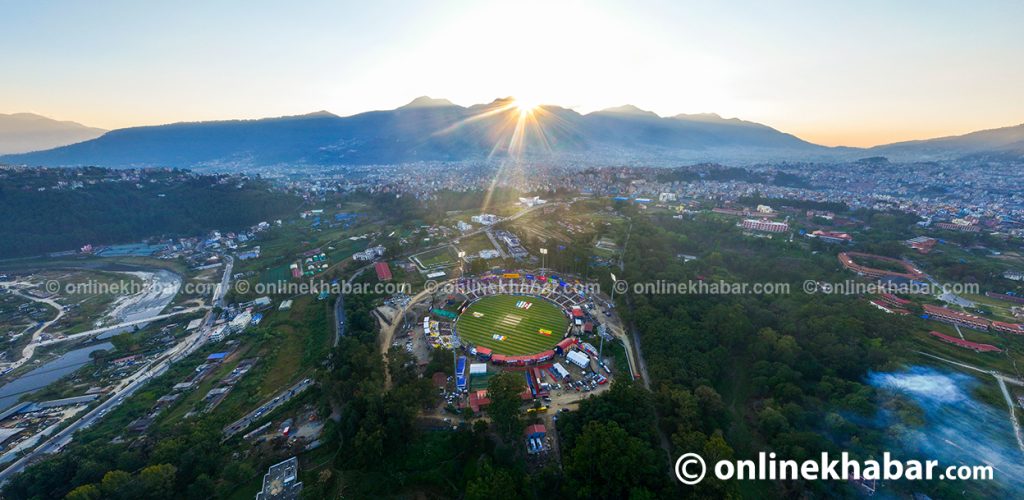 गोधूलि साँझमा एनपीएलले उज्यालिएको कीर्तिपुर (तस्वीरहरू)