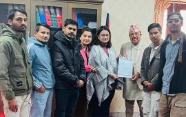 प्रवास र अन्तरजिल्ला मतदानको माग गर्दै निर्वाचन आयोग पुगे जेनजी