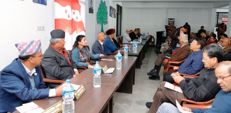 महाधिवेशनबारे कांग्रेसले किन लिन सकेन निर्णय ?